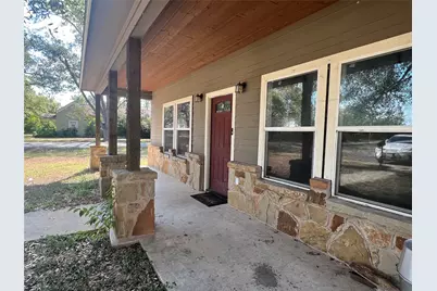 406 San Jacinto Street, Smithville, TX 78957 - Photo 2