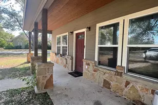 406 San Jacinto St, Smithville, TX 78957 - Photo 2