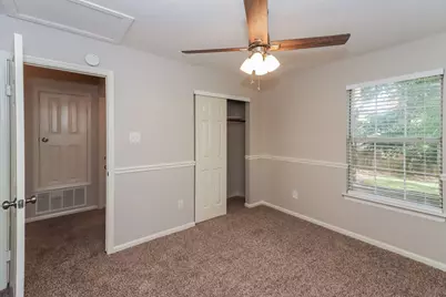 160 W Golden Arrow Circle, The Woodlands, TX 77381 - Photo 10