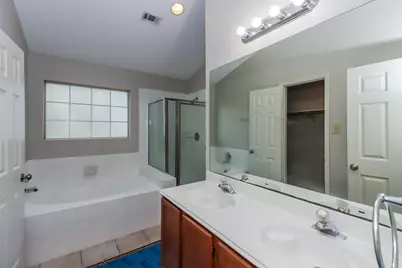 160 W Golden Arrow Circle, The Woodlands, TX 77381 - Photo 12
