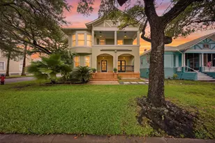 1804 33rd St, Galveston, TX 77550 - Photo 1
