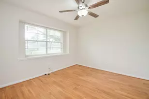 7719 Lacy Hill Dr, Houston, TX 77036 - Photo 12