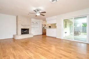 7719 Lacy Hill Dr, Houston, TX 77036 - Photo 8