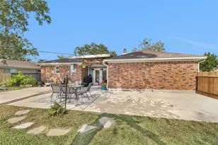 51 Lotus Ct, Lake Jackson, TX 77566 - Photo 36