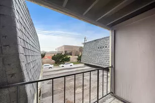 711 Holiday Dr, Galveston, TX 77550 - Photo 10