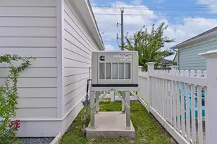 5 Duval St, Galveston, TX 77554 - Photo 12