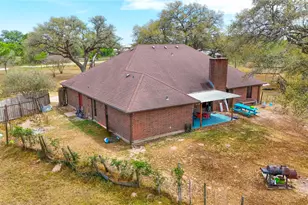 10782 Co Rd 284, Edna, TX 77957 - Photo 4