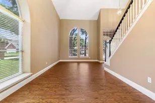 10310 Little Oak Dr, Baytown, TX 77523 - Photo 6