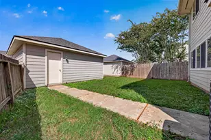 1613 Palcio Real Dr, Houston, TX 77047 - Photo 36