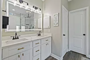 7927 Needlepoint Rd, Baytown, TX 77521 - Photo 18