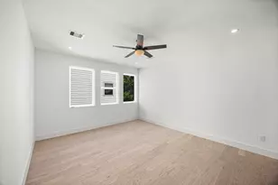 1424 W 23rd St, Houston, TX 77008 - Photo 4