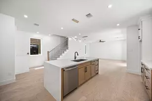 1424 W 23rd St, Houston, TX 77008 - Photo 16