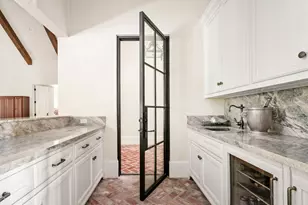 852 Country Ln, Houston, TX 77024 - Photo 26