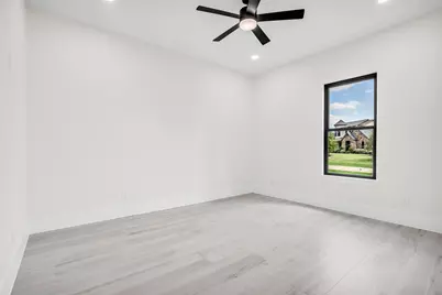 22420 Meadowhurst Circle W, Tomball, TX 77377 - Photo 32