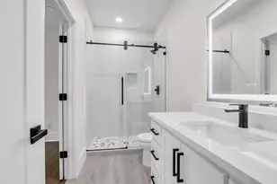22420 Meadowhurst Circle W, Tomball, TX 77377 - Photo 40