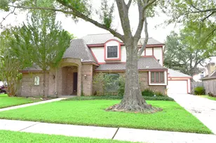7331 Rancho Mission Dr, Houston, TX 77083 - Photo 2