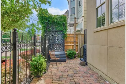 1340 W 25th Street, Houston, TX 77008 - Photo 34