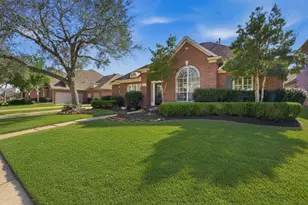 1619 Forest Trace Dr, Sugar Land, TX 77479 - Photo 2