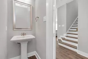 2705 Brown Lk St, Houston, TX 77008 - Photo 14