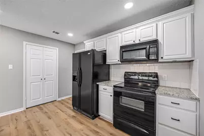 13852 Hollowgreen Drive #303/5, Houston, TX 77082 - Photo 6