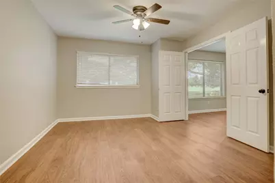 686 W Country Grove Circle, Pearland, TX 77584 - Photo 10
