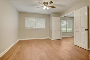 686 W Country Grove Cir, Pearland, TX 77584 - Photo 10