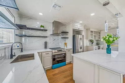 10042 Lazy Oaks Street, Houston, TX 77080 - Photo 16