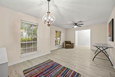 1607 Buescher Drive, Houston, TX 77043 - Photo 6