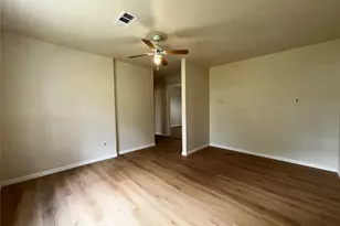 6023 Belarbor St, Houston, TX 77033 - Photo 10