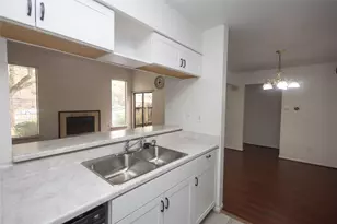 8100 Cambridge St, Houston, TX 77054 - Photo 12
