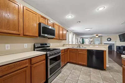 1918 Skipwood Drive, Missouri City, TX 77489 - Photo 6