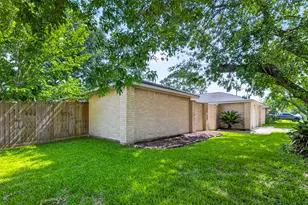 17742 Fife Ln, Webster, TX 77598 - Photo 2