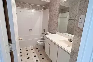 815 Featherbrook Ct, Sugar Land, TX 77479 - Photo 14