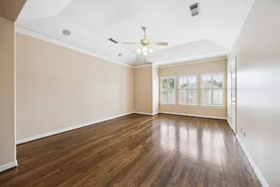1321 Whispering Pines Drive, Houston, TX 77055 - Photo 10