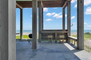 996 Alicia Dr, Gilchrist, TX 77617 - Photo 16