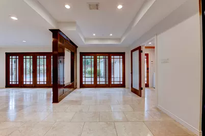 10007 Cedar Creek Drive, Houston, TX 77042 - Photo 10