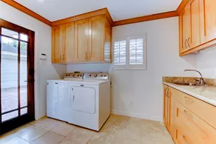 10007 Cedar Creek Dr, Houston, TX 77042 - Photo 22