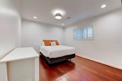 10007 Cedar Creek Drive, Houston, TX 77042 - Photo 20