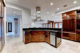 10007 Cedar Creek Dr, Houston, TX 77042 - Photo 8