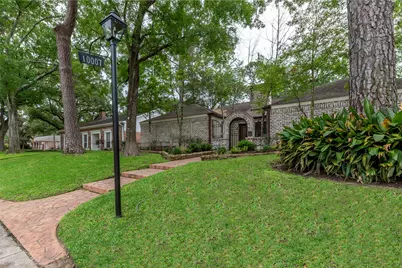 10007 Cedar Creek Drive, Houston, TX 77042 - Photo 24