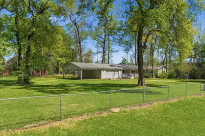 2424 Meadow Road, Conroe, TX 77384 - Photo 2