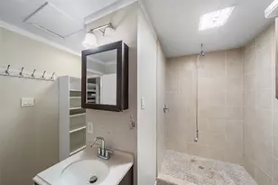 1911 Ave O, Huntsville, TX 77340 - Photo 16