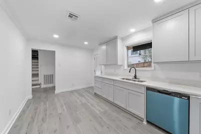 1911 Avenue O, Huntsville, TX 77340 - Photo 10