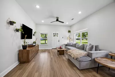 705 4th Street, Sealy, TX 77474 - Photo 8