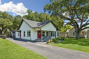 705 4th St, Sealy, TX 77474 - Photo 4