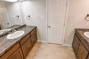 325 Old Course Dr, Friendswood, TX 77546 - Photo 10