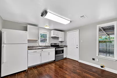 4034 Caplin Street, Houston, TX 77026 - Photo 14