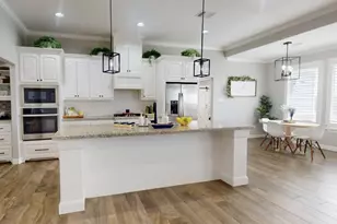 1508 N Blue Bonnet Ln, Angleton, TX 77515 - Photo 4