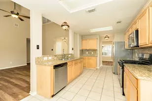 413 Sun River Ln, League City, TX 77539 - Photo 8