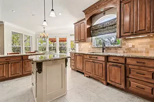 101 Lakeview Cir, Friendswood, TX 77546 - Photo 16